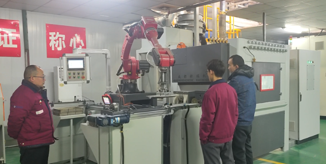 四平喷砂机在模具清理中的专业应用